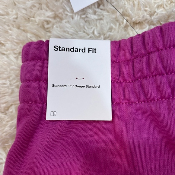 Nike Sportswear Club Fleece
Big Kids' Oversized Sweatshirt & Sweatpants - Picture 5 of 15